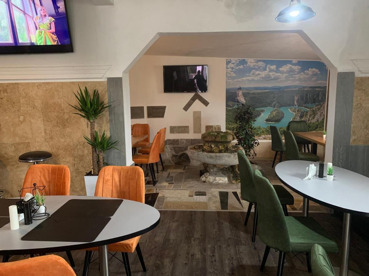 Apartmani & Restoran -S O K O- Sjenica Eksteriør billede